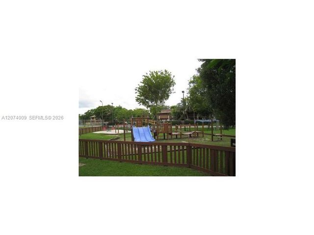 11507 SW 64th Street G, Miami, FL 33173