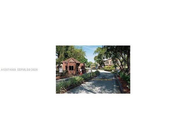11507 SW 64th Street G, Miami, FL 33173