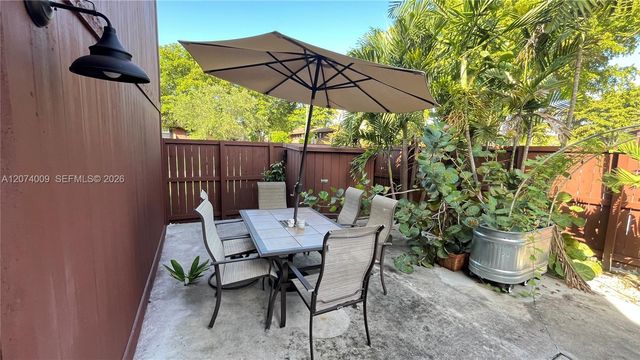 11507 SW 64th Street G, Miami, FL 33173