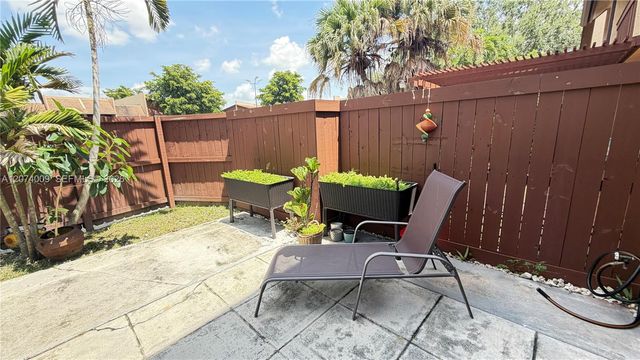 11507 SW 64th Street G, Miami, FL 33173