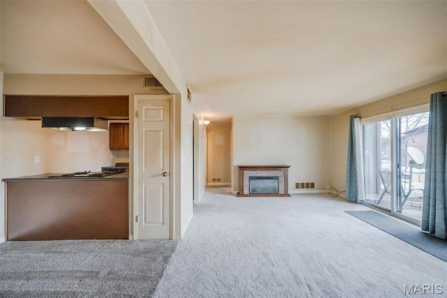 1084 Mersey Bend Drive D, St Louis, MO 63129