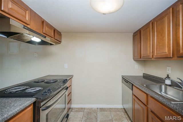 1084 Mersey Bend Drive D, St Louis, MO 63129