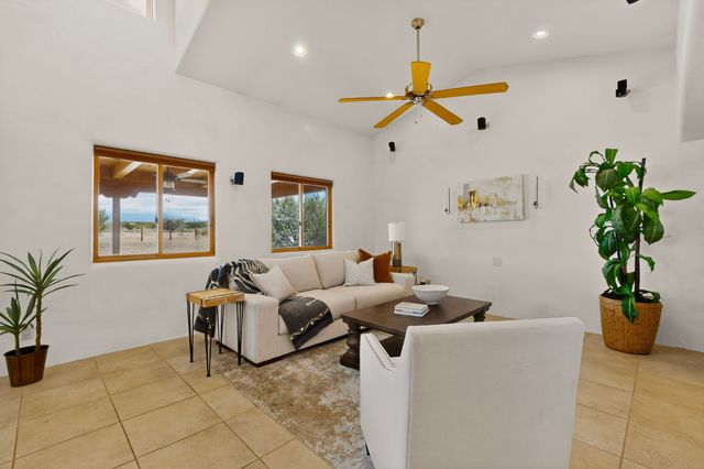 12 Calleja Miramonte, Lamy, NM 87540