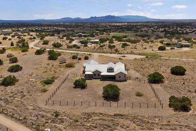 12 Calleja Miramonte, Lamy, NM 87540