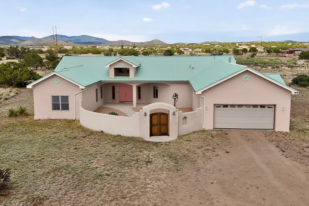 12 Calleja Miramonte, Lamy, NM 87540