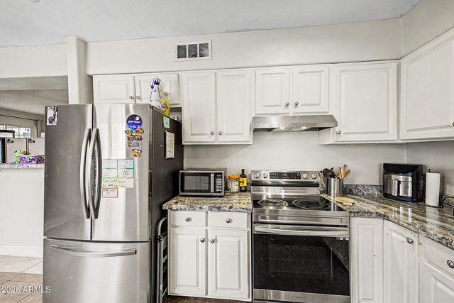 2726 W TAYLOR Street, Phoenix, AZ 85009