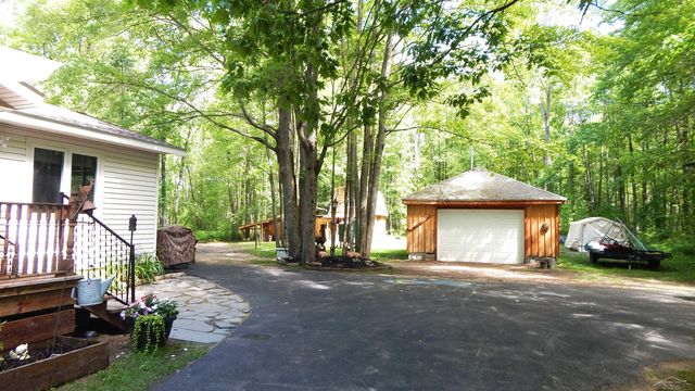 1252 W Erickson Road, Linwood, MI 48634