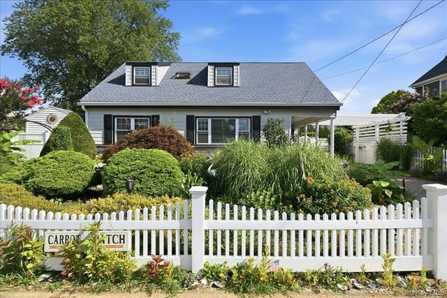 25 Rhode Island Avenue, Massapequa, NY 11758