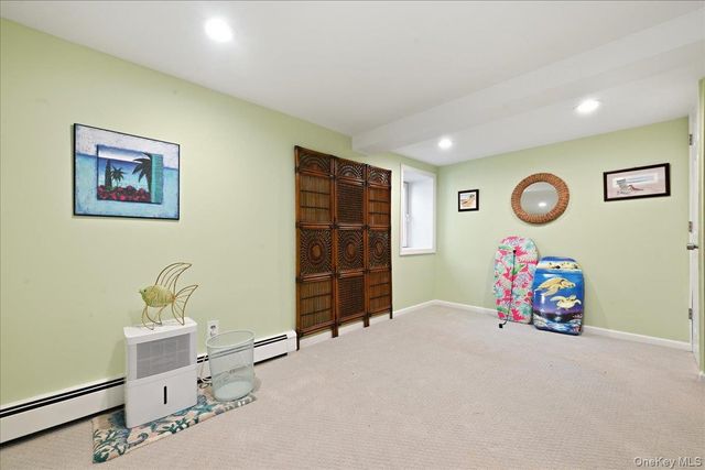 25 Rhode Island Avenue, Massapequa, NY 11758