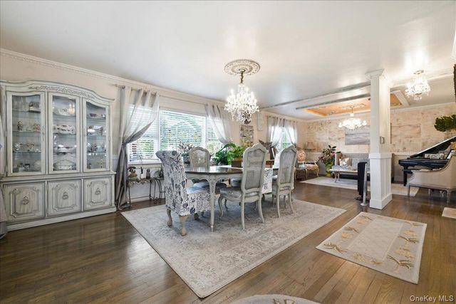 25 Rhode Island Avenue, Massapequa, NY 11758