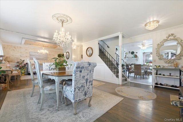 25 Rhode Island Avenue, Massapequa, NY 11758