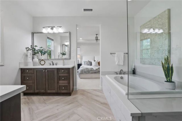 63 Berna, Lake Forest, CA 92630