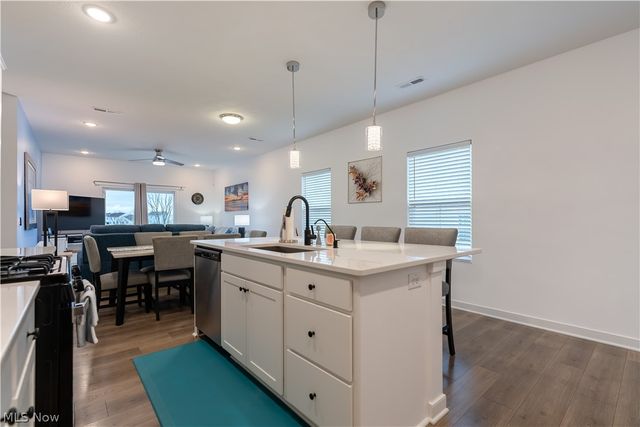 435 Honeycrisp Drive NE, Louisville, OH 44641