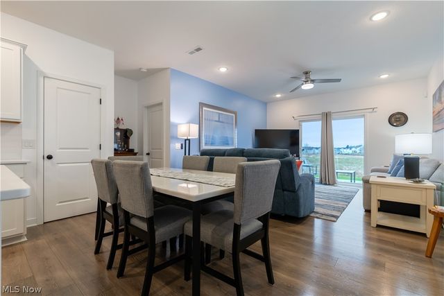 435 Honeycrisp Drive NE, Louisville, OH 44641