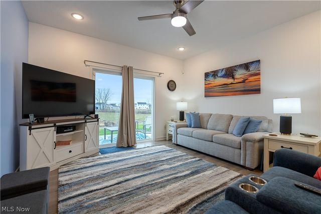 435 Honeycrisp Drive NE, Louisville, OH 44641