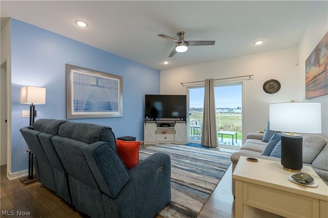 435 Honeycrisp Drive NE, Louisville, OH 44641