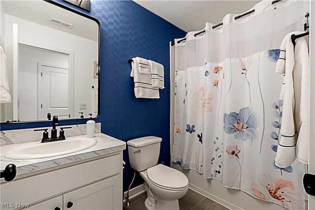 435 Honeycrisp Drive NE, Louisville, OH 44641