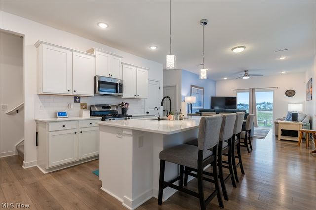 435 Honeycrisp Drive NE, Louisville, OH 44641