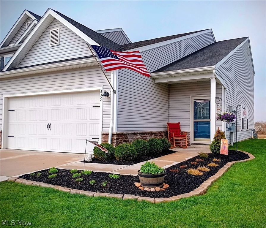 435 Honeycrisp Drive NE, Louisville, OH 44641