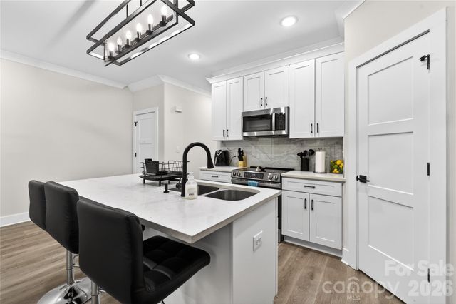 1933 St Mark Street, Charlotte, NC 28216