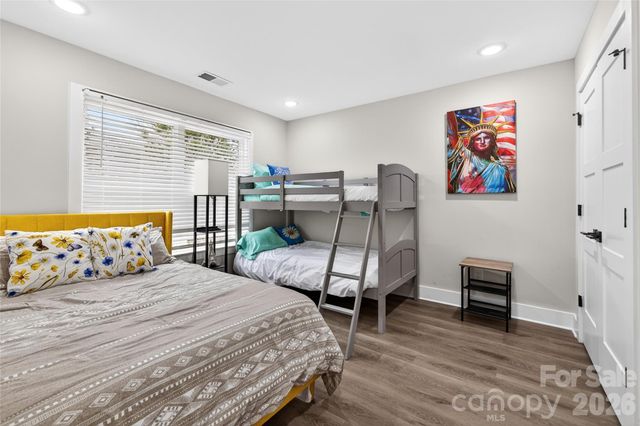 1933 St Mark Street, Charlotte, NC 28216