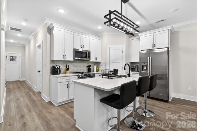 1933 St Mark Street, Charlotte, NC 28216