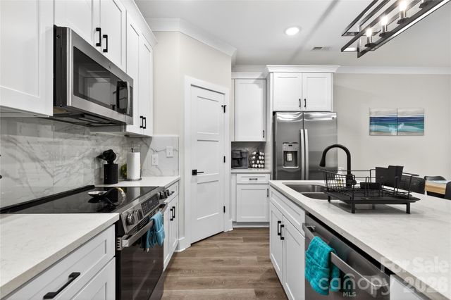 1933 St Mark Street, Charlotte, NC 28216