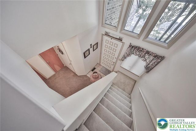 1736 Falcon Drive, Bethlehem City, PA 18017