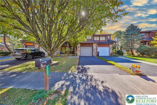 1736 Falcon Drive, Bethlehem City, PA 18017