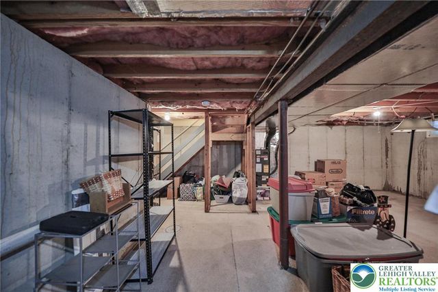 1736 Falcon Drive, Bethlehem City, PA 18017