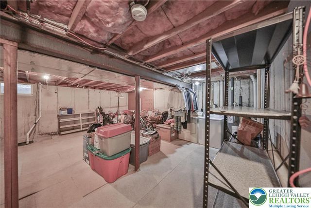 1736 Falcon Drive, Bethlehem City, PA 18017