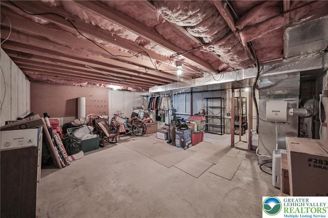 1736 Falcon Drive, Bethlehem City, PA 18017