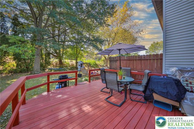 1736 Falcon Drive, Bethlehem City, PA 18017