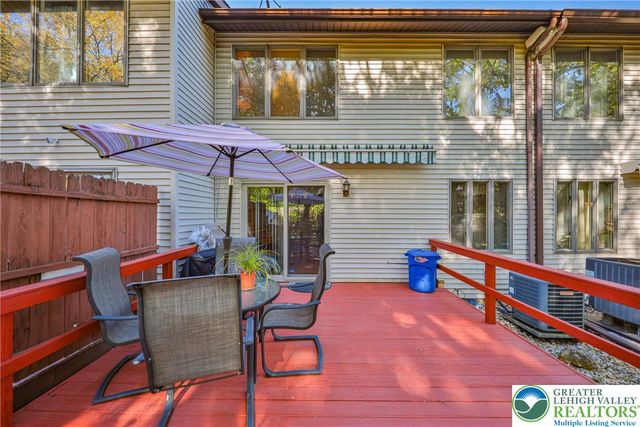 1736 Falcon Drive, Bethlehem City, PA 18017