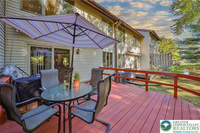 1736 Falcon Drive, Bethlehem City, PA 18017