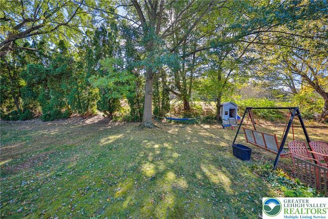 1736 Falcon Drive, Bethlehem City, PA 18017