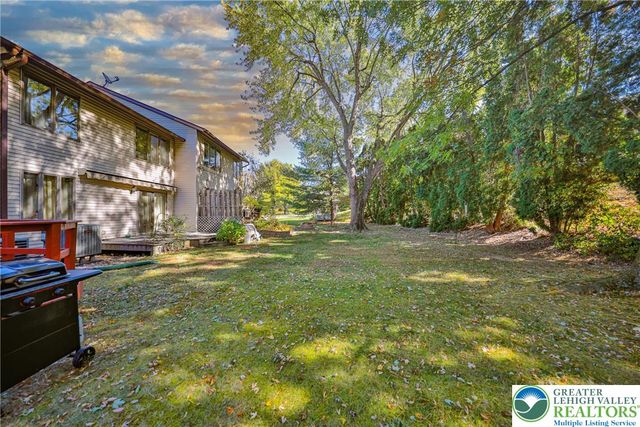 1736 Falcon Drive, Bethlehem City, PA 18017