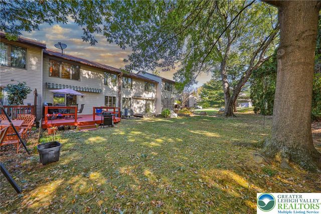 1736 Falcon Drive, Bethlehem City, PA 18017