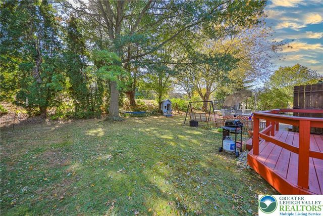 1736 Falcon Drive, Bethlehem City, PA 18017