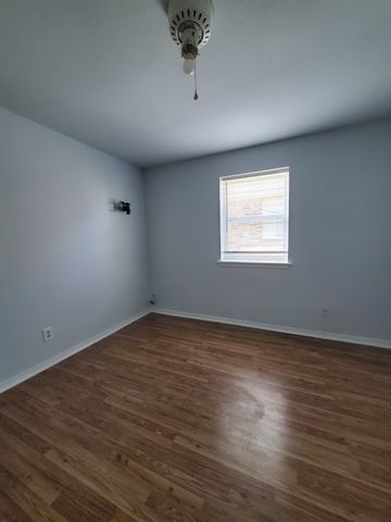 718 S 24th Street, Rogers, AR 72758