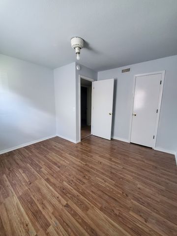 718 S 24th Street, Rogers, AR 72758