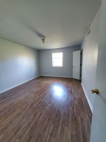 718 S 24th Street, Rogers, AR 72758