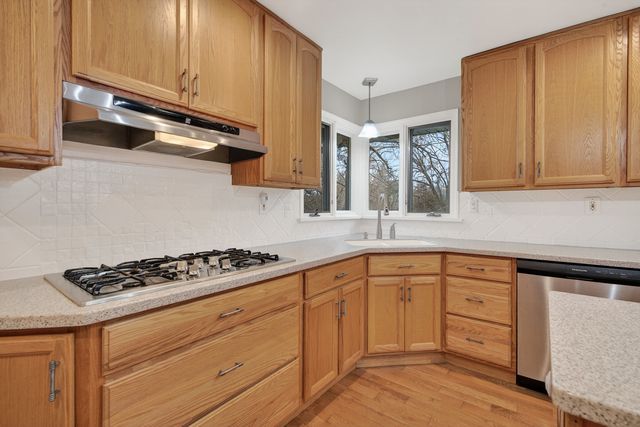 38W042 Silver Glen Road, St. Charles, IL 60175