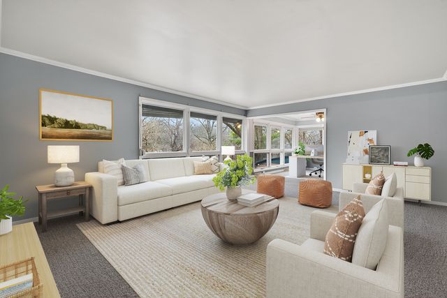 38W042 Silver Glen Road, St. Charles, IL 60175