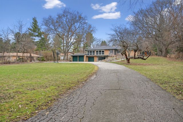 38W042 Silver Glen Road, St. Charles, IL 60175