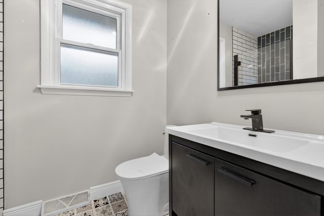 38W042 Silver Glen Road, St. Charles, IL 60175