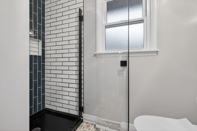 38W042 Silver Glen Road, St. Charles, IL 60175