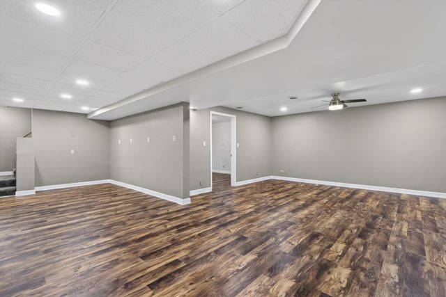 38W042 Silver Glen Road, St. Charles, IL 60175