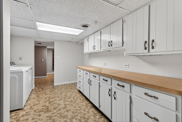 38W042 Silver Glen Road, St. Charles, IL 60175