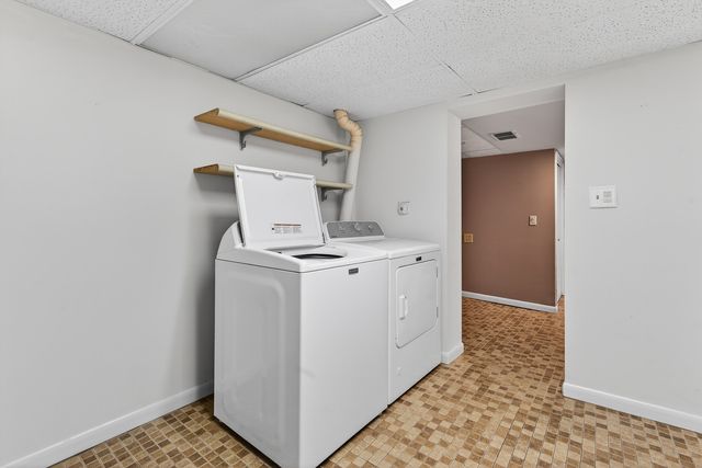 38W042 Silver Glen Road, St. Charles, IL 60175